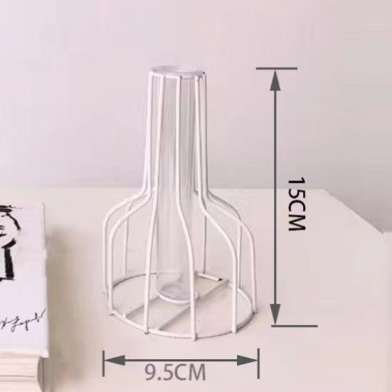 Elegante jarrón decorativo de hierro con tubo de ensayo