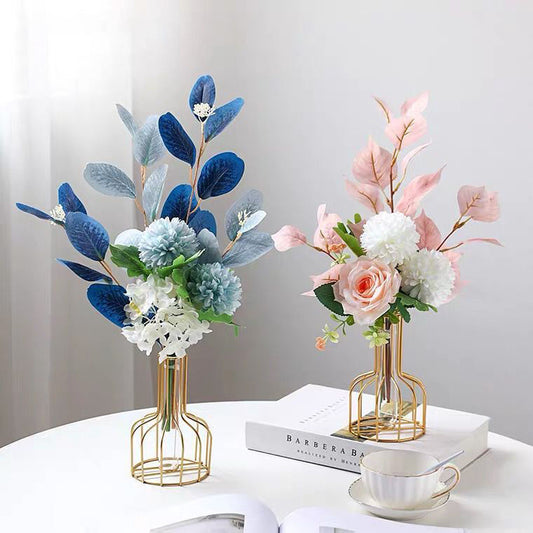 Elegante jarrón decorativo de hierro con tubo de ensayo
